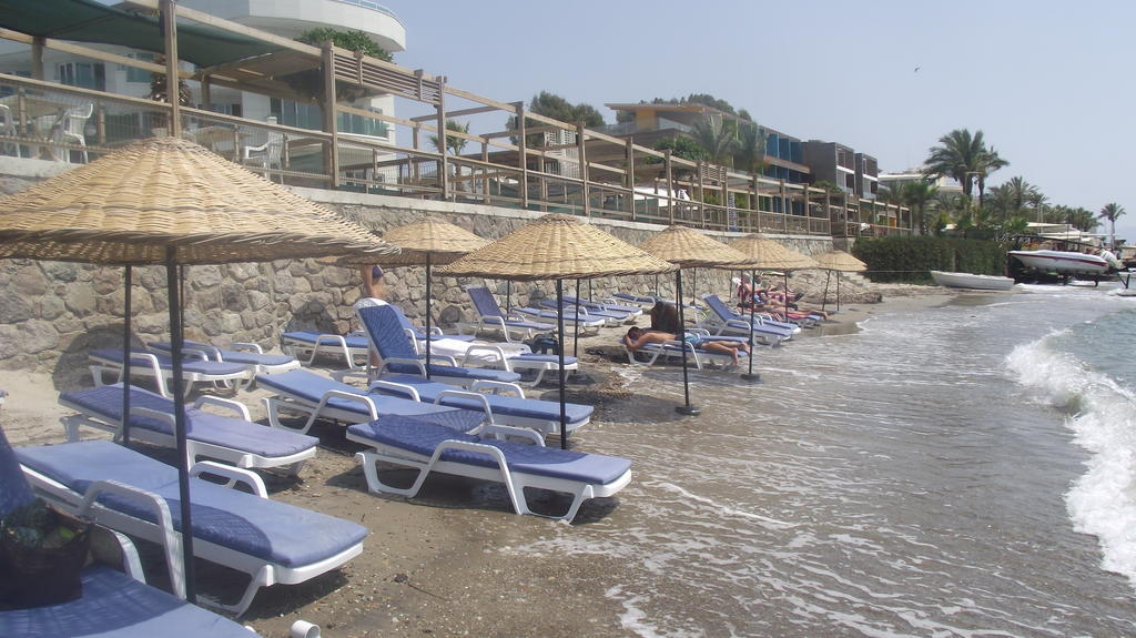 Ado Beach Hotel 图尔古特雷斯 外观 照片