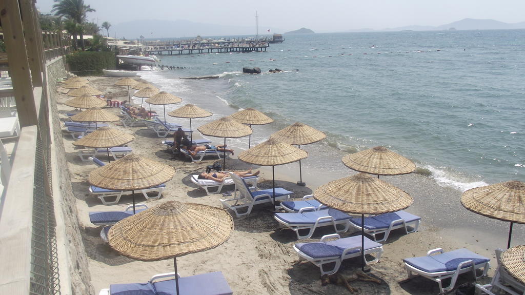 Ado Beach Hotel 图尔古特雷斯 外观 照片