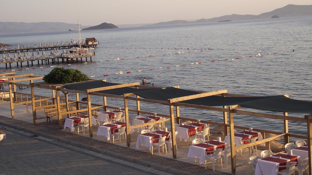 Ado Beach Hotel 图尔古特雷斯 外观 照片
