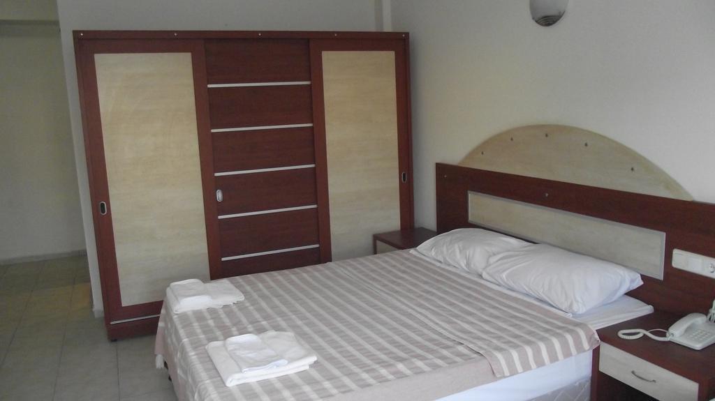 Ado Beach Hotel 图尔古特雷斯 客房 照片