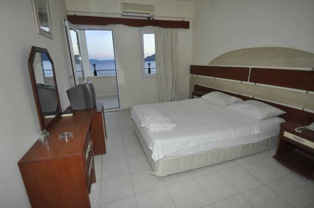 Ado Beach Hotel 图尔古特雷斯 客房 照片