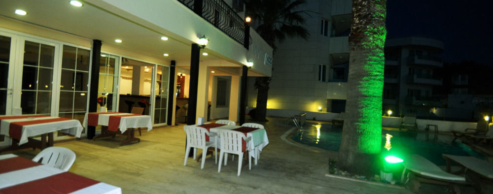 Ado Beach Hotel 图尔古特雷斯 外观 照片