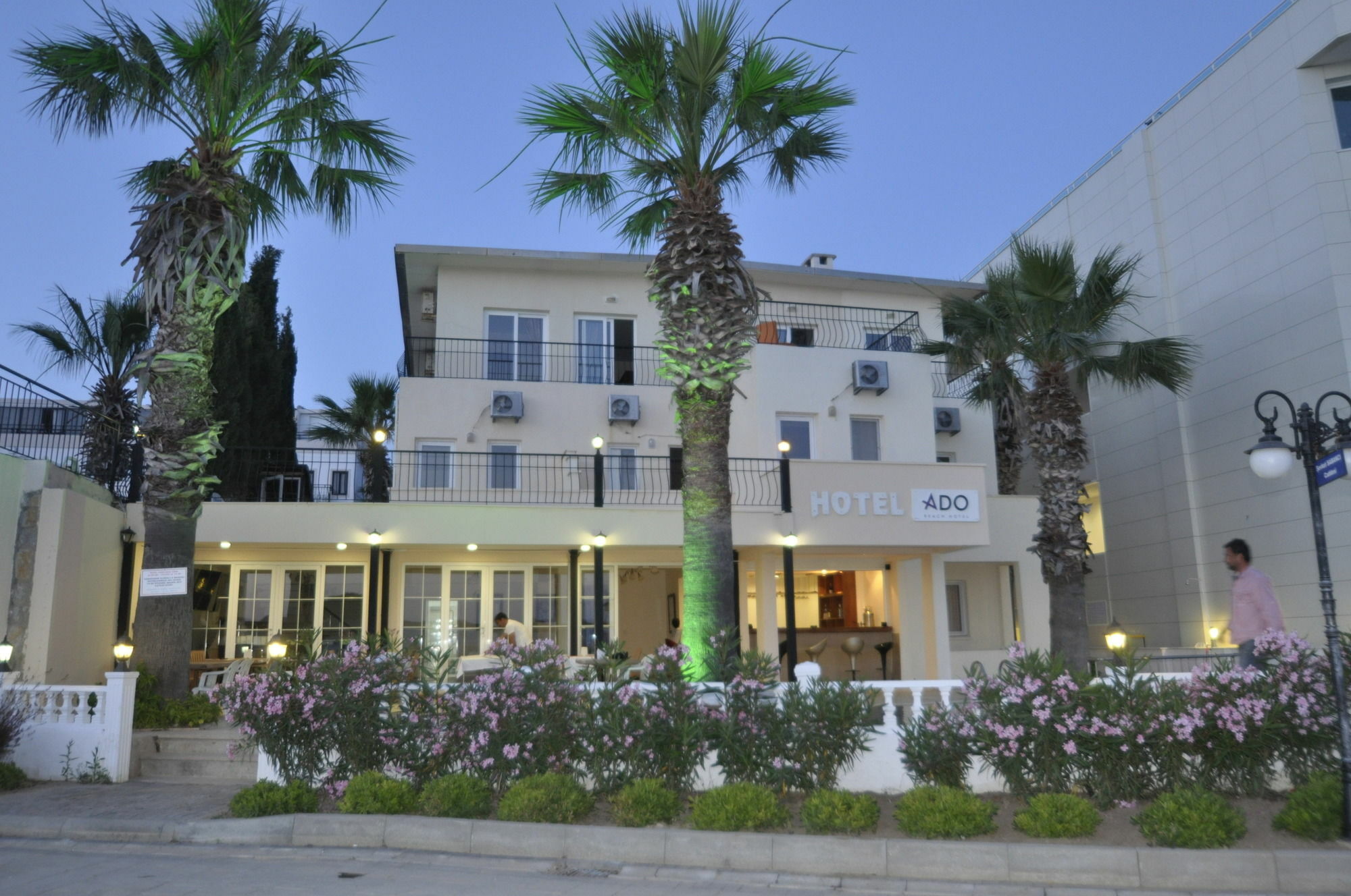 Ado Beach Hotel 图尔古特雷斯 外观 照片